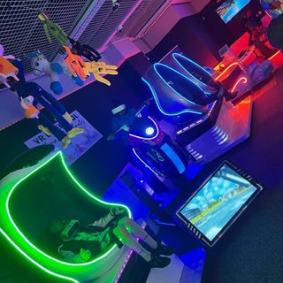 VR Podz illuminated in green light